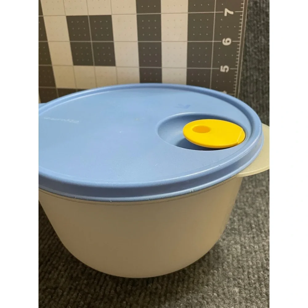 Tupperware crystalwave microwaveable